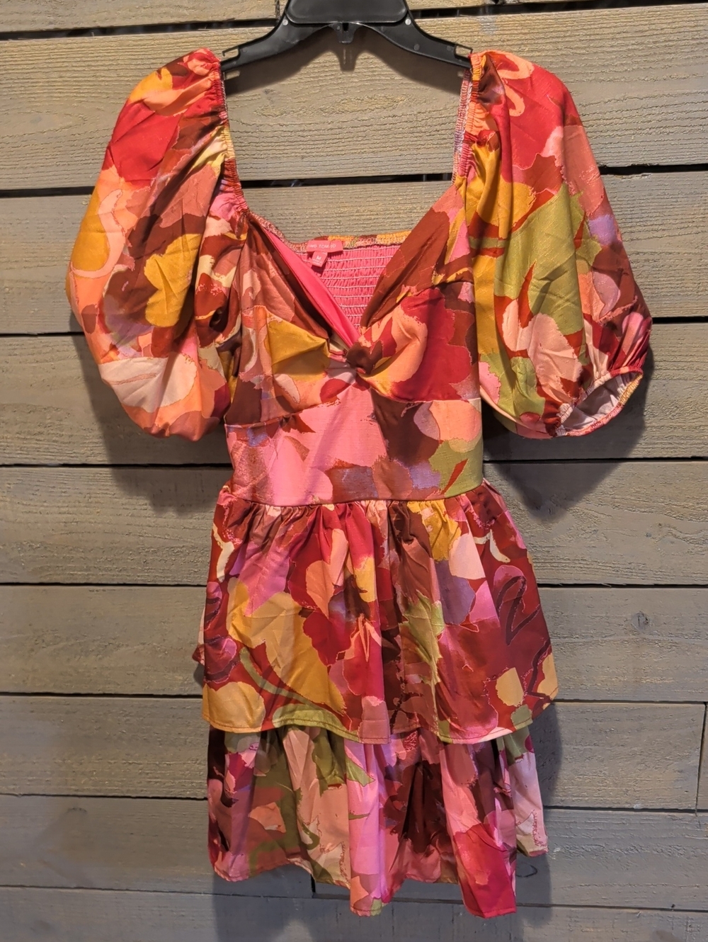Woman's Floral Tiered Puff-Sleeve Dress